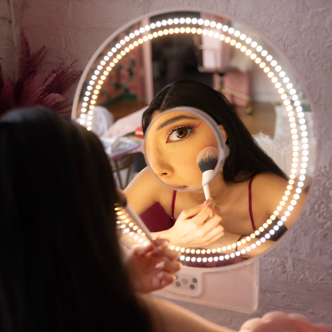 Riki Loves Riki Sassy Mirror Power Vanity Bundle - Large with Magnifying Mirror: Features HD adjustable lighting and multiple magnification options for precision.